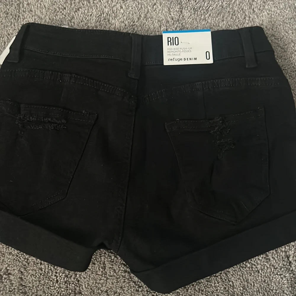 black shorts - Picture 2 of 2